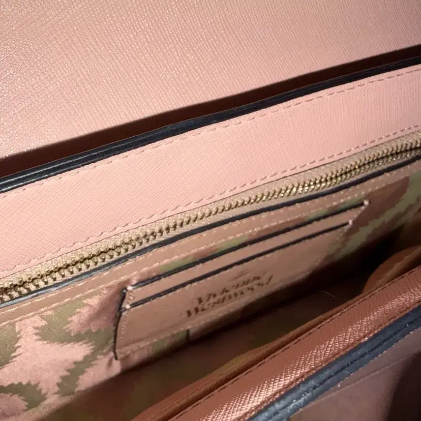 [BUNJANG] Vivienne Westwood Pink Chain Crossbody Bag / 비비안웨스트우드 핑크색 체인 크로스백