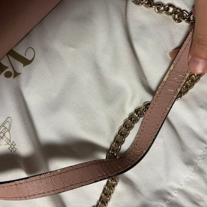 [BUNJANG] Vivienne Westwood Pink Chain Crossbody Bag / 비비안웨스트우드 핑크색 체인 크로스백