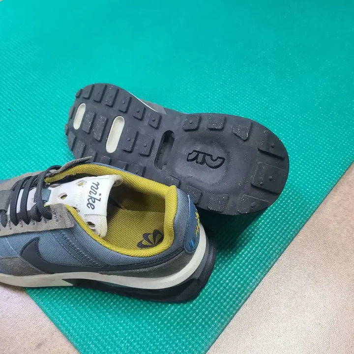 [BUNJANG] Nike Air Sneakers / 나이키 에어 운동화
