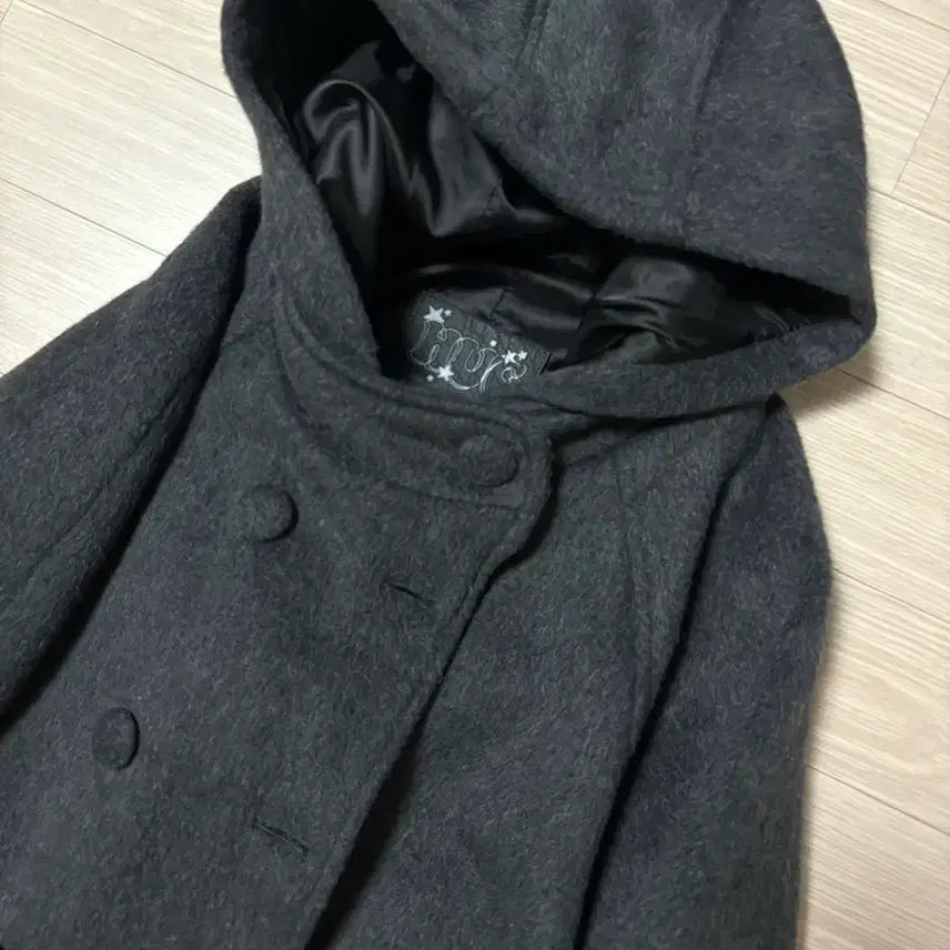 [BUNJANG] Hug Your Skin Charcoal Half Hooded Coat / 허그유어스킨 후드 하프 코트 (차콜)