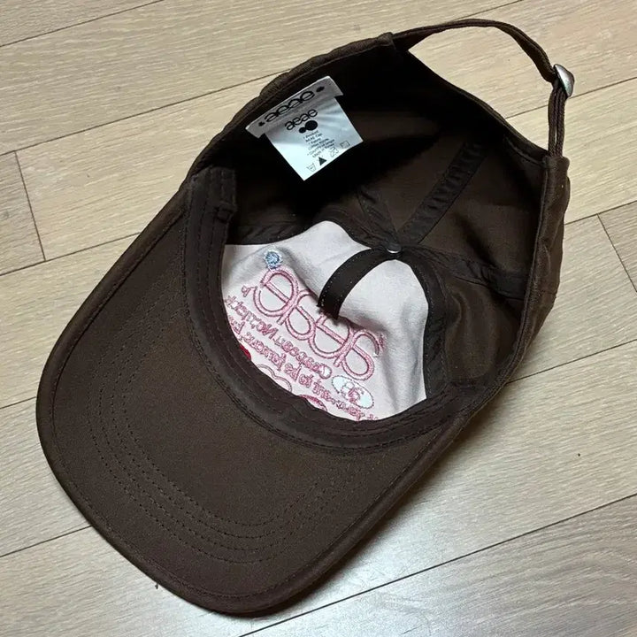 [SOLD OUT] aeae 픽보이 웹 로고 5 패널 볼캡 다크 브라운 모자