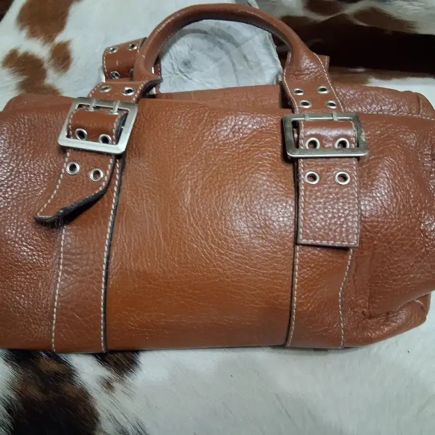 [BUNJANG] Brown Leather Tote Bag with Buckle / 브라운 가죽 토트백 버클 디자인