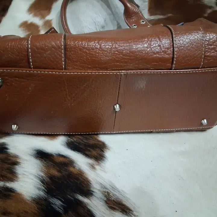 [BUNJANG] Brown Leather Tote Bag with Buckle / 브라운 가죽 토트백 버클 디자인