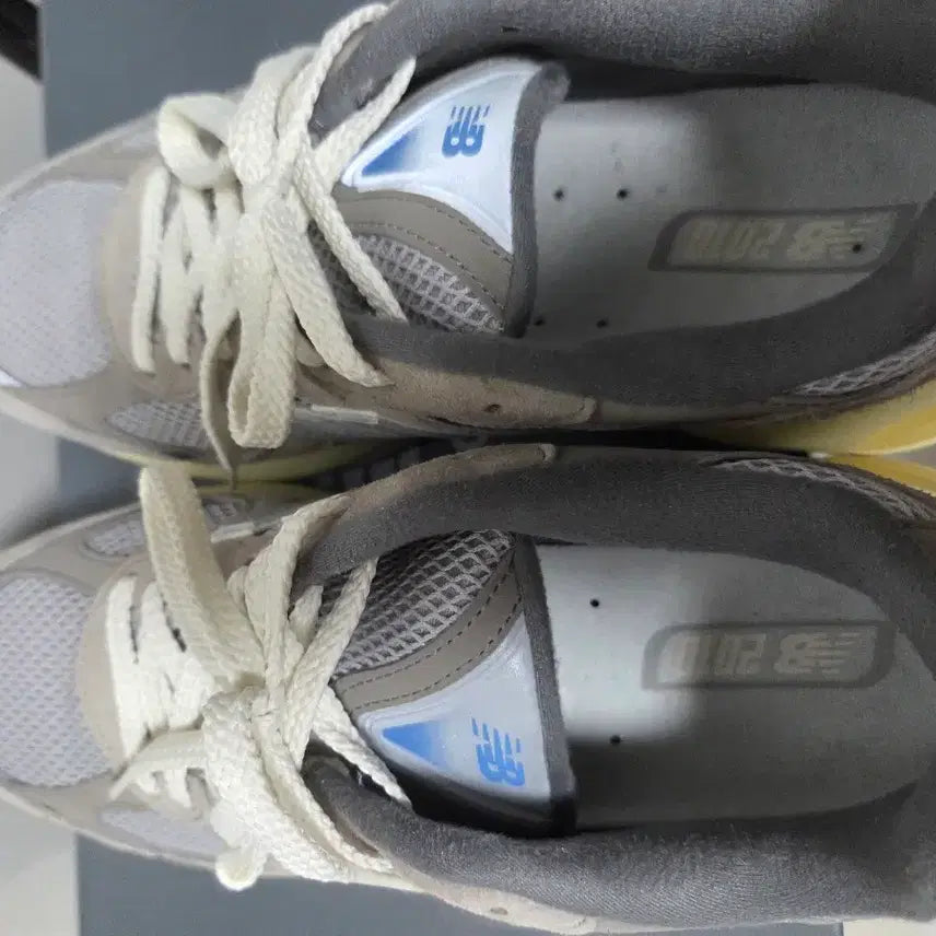 [BUNJANG] New Balance 2010 Sneakers / 뉴발란스 2010 285