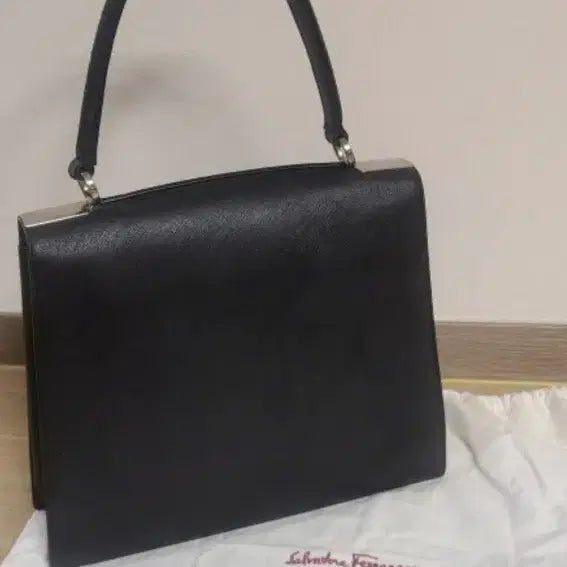 [BUNJANG] Ferragamo Gancini Black Tote Bag / 페라가모 간치니 블랙 토트백