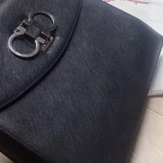 [BUNJANG] Ferragamo Gancini Black Tote Bag / 페라가모 간치니 블랙 토트백