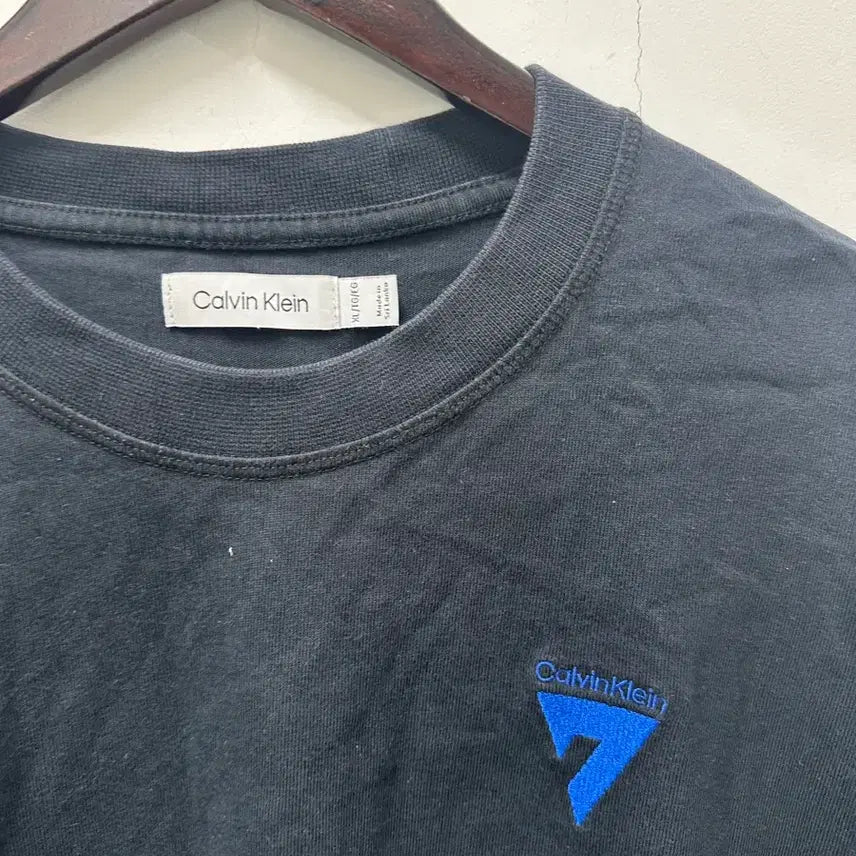 [BUNJANG] Calvin Klein Black Long Sleeve T-shirt / [만원 아라비아빈티지]캘빈클라인 블랙 긴팔티 105