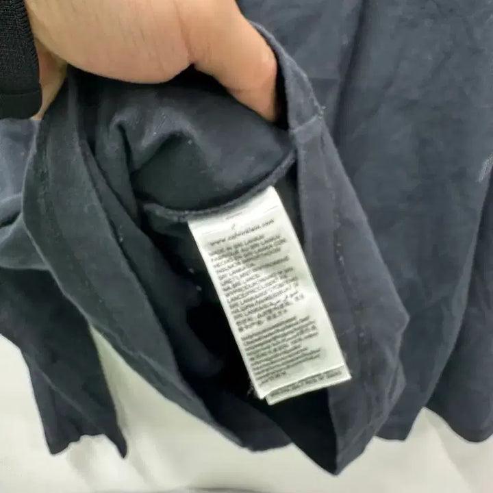 [BUNJANG] Calvin Klein Black Long Sleeve T-shirt / [만원 아라비아빈티지]캘빈클라인 블랙 긴팔티 105