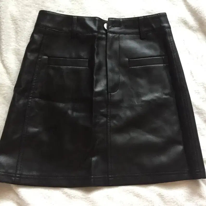 [BUNJANG] Black Leather Mini Skirt / 블랙 레더 미니 스커트