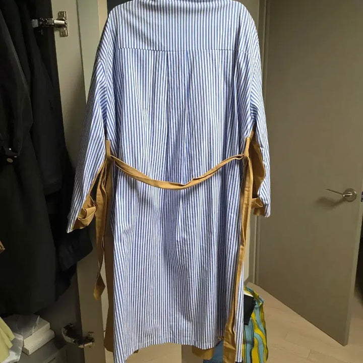 [SOLD OUT] 배색 트렌치 코트 브라운 블루