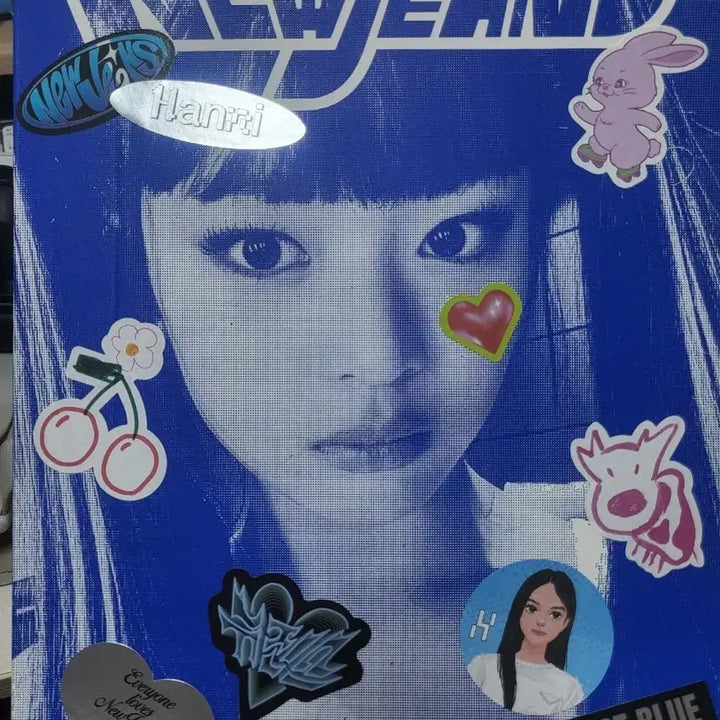 [BUNJANG] NewJeans Photobook Blue + Sticker / 뉴진스 포토북 블루