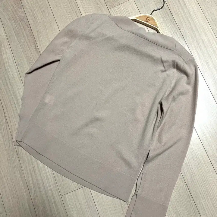 [BUNJANG] LATT by Hansome Wool 100% Slit Sleeve Knit T-shirt Beige / 한섬 래트바이티 LATT 울100% 소매 트임 니트 티셔츠 입술넥 베이지