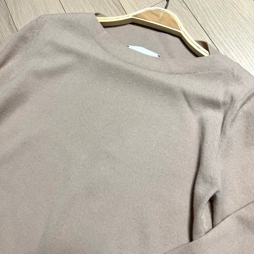 [BUNJANG] LATT by Hansome Wool 100% Slit Sleeve Knit T-shirt Beige / 한섬 래트바이티 LATT 울100% 소매 트임 니트 티셔츠 입술넥 베이지