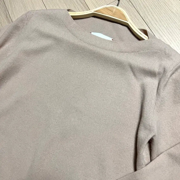 [BUNJANG] LATT by Hansome Wool 100% Slit Sleeve Knit T-shirt Beige / 한섬 래트바이티 LATT 울100% 소매 트임 니트 티셔츠 입술넥 베이지