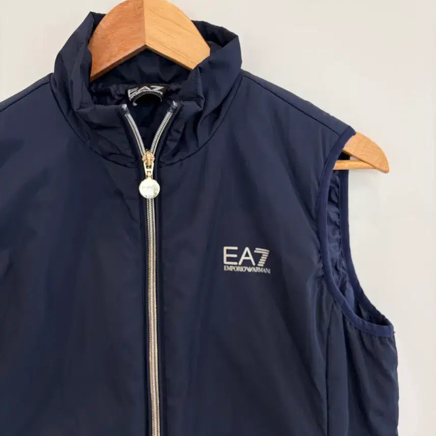 [BUNJANG] EA7 Emporio Armani Navy Padded Vest / EA7 엠포리오 아르마니 네이비 패딩 조끼