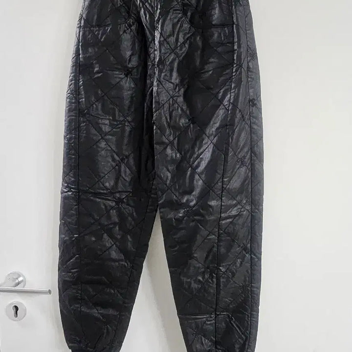 [SOLD OUT] 타임 퀼팅 누빔 바지 블랙 61-90