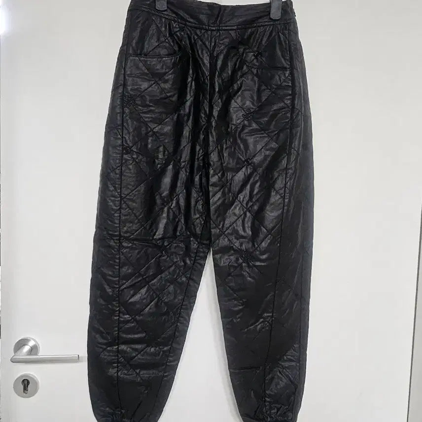 [SOLD OUT] 타임 퀼팅 누빔 바지 블랙 61-90