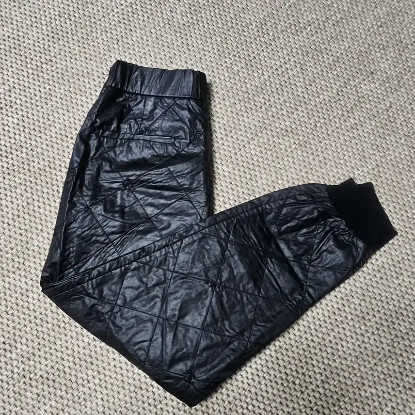 [SOLD OUT] 타임 퀼팅 누빔 바지 블랙 61-90