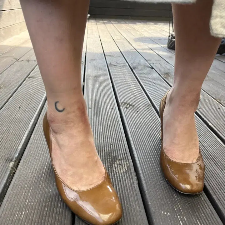 [BUNJANG] Lanvin Enamel Embossed Heel Pointed Heels 240 / 랑방 에나멜 뒷굽엠보포인트 구두 240
