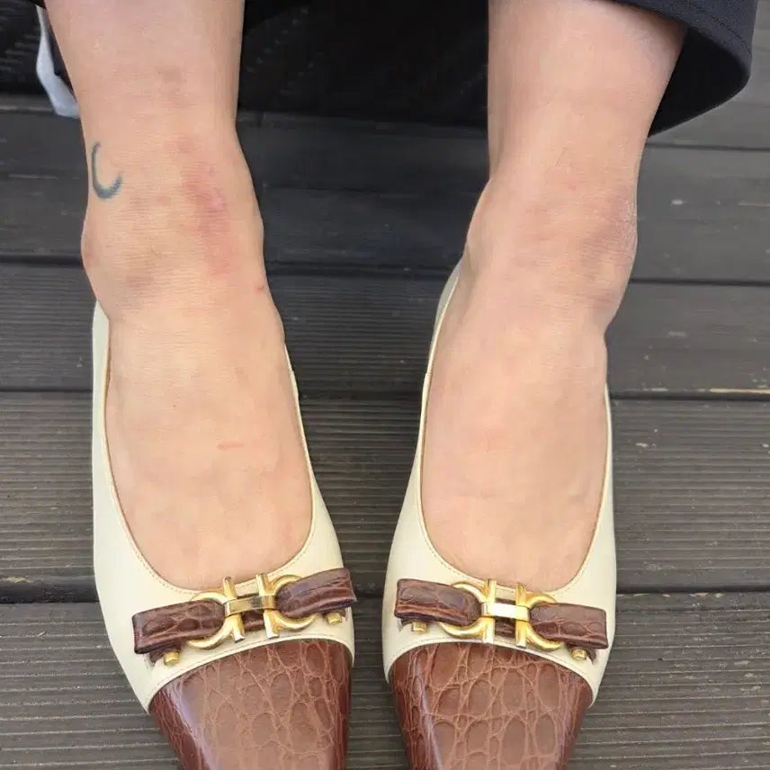 [BUNJANG] Lancel Buckle Pointed Heels 235 / 란셀 버클포인트구두 235