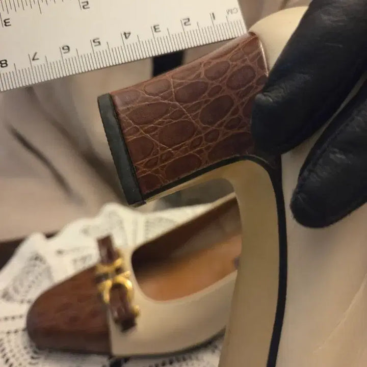 [BUNJANG] Lancel Buckle Pointed Heels 235 / 란셀 버클포인트구두 235