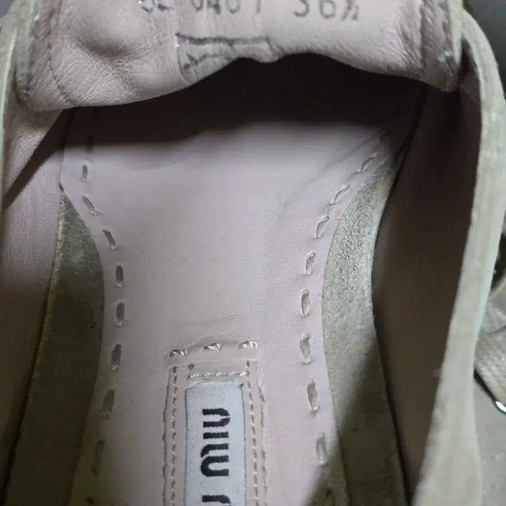 [BUNJANG] Miu Miu Studded Suede Sneakers / 미우미우 스터드 스웨이드 스니커즈