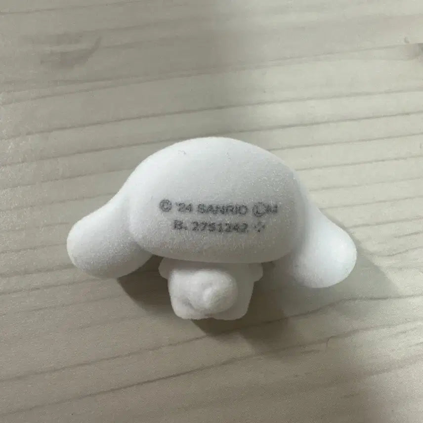 [BUNJANG] Sanrio Cinnamoroll Flocked Figure Gacha / 산리오 시나모롤 피규어 플로키 가챠
