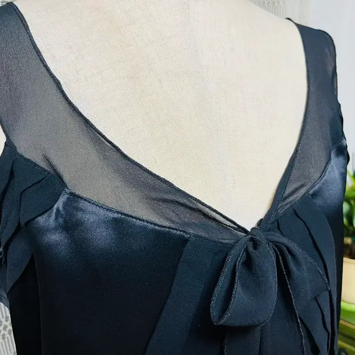 [BUNJANG] Black See-Through Sleeveless Blouse / 블랙 시스룩 나시 블라우스