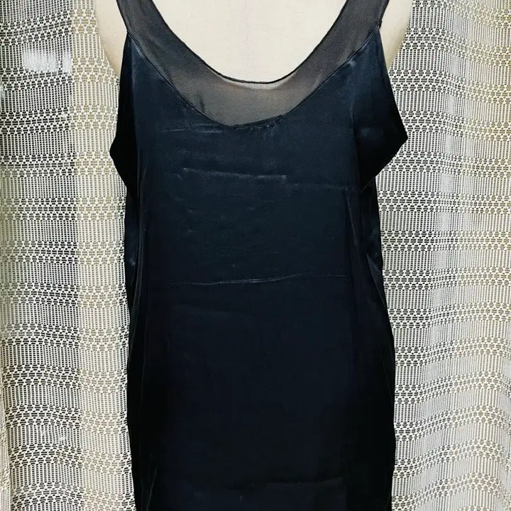 [BUNJANG] Black See-Through Sleeveless Blouse / 블랙 시스룩 나시 블라우스