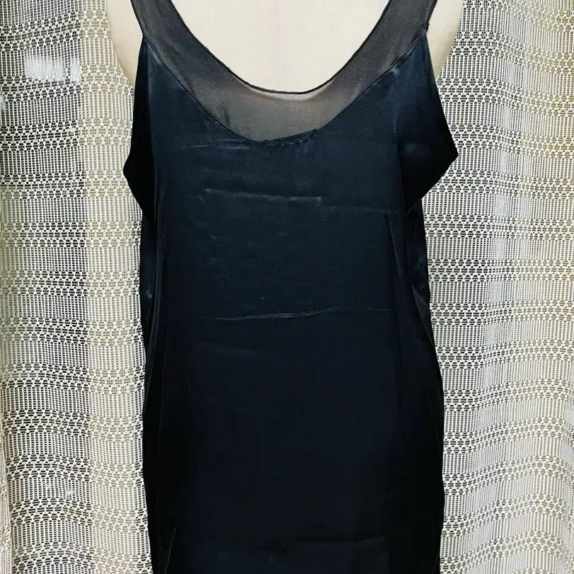 [BUNJANG] Black See-Through Sleeveless Blouse / 블랙 시스룩 나시 블라우스