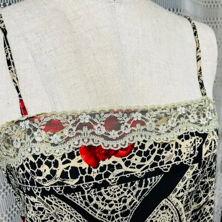 [BUNJANG] Rose Pattern Lace Detail Sleeveless Top / 장미패턴 탑