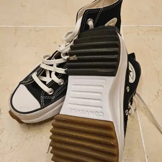 [SOLD OUT] 컨버스 런스타 하이크 블랙 하이 스니커즈235