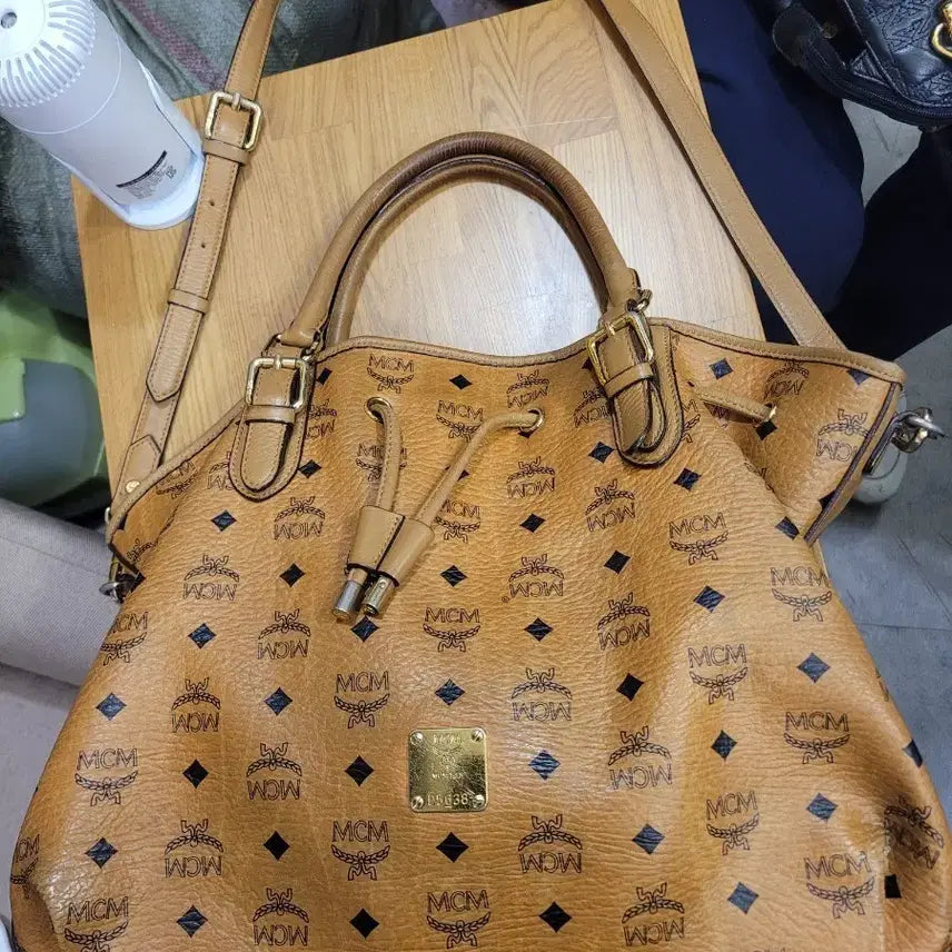 [BUNJANG] MCM Logo Pattern Shoulder Bag / Tote Bag / MCM 로고 패턴 숄더백 / 토트백
