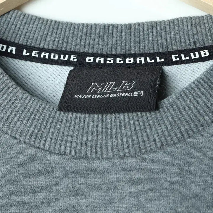 [BUNJANG] W(M) MLB New York Yankees Bulldog Embroidered Sweatshirt / W(M) MLB 엠엘비 맨투맨 티셔츠 뉴욕양키즈 불독 자수-17846