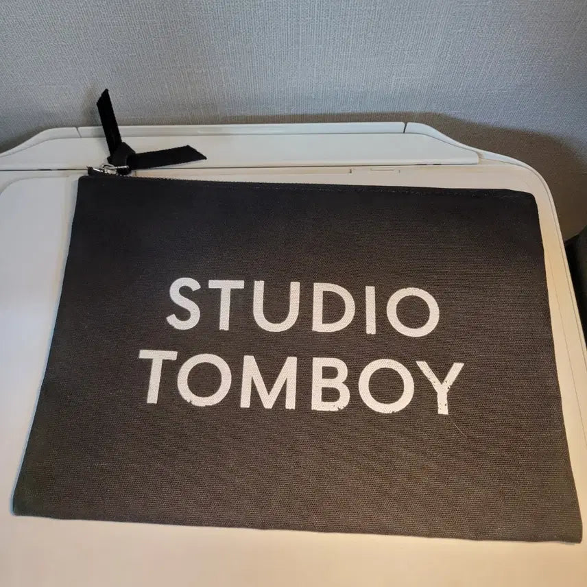[BUNJANG] Studio Tomboy Black Pouch / 스튜디오 톰보이 블랙 파우치