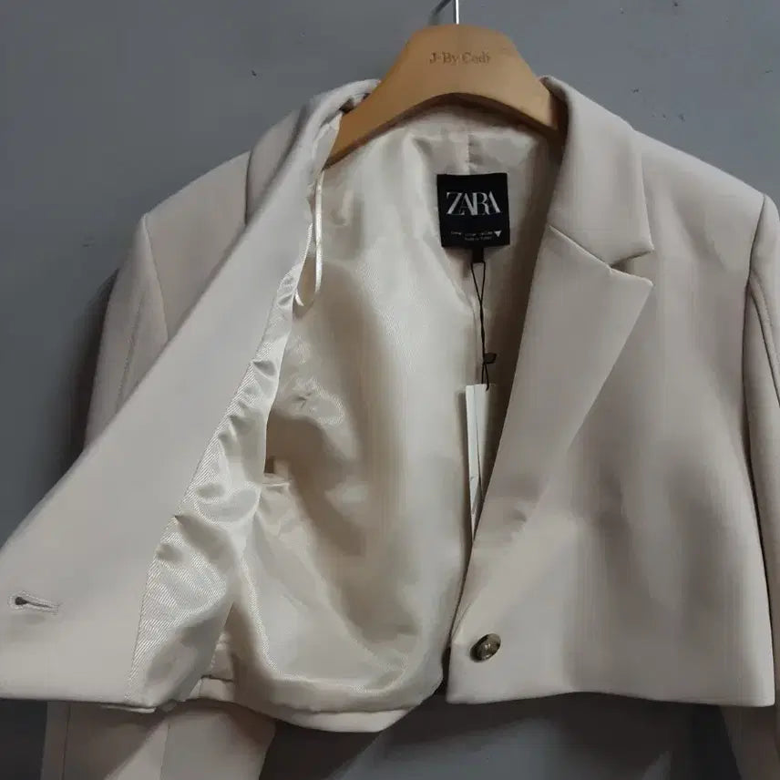 [BUNJANG] Zara Cropped Blazer Ivory M / 택새상품) 자라 크롭 블레이저 아이보리 M