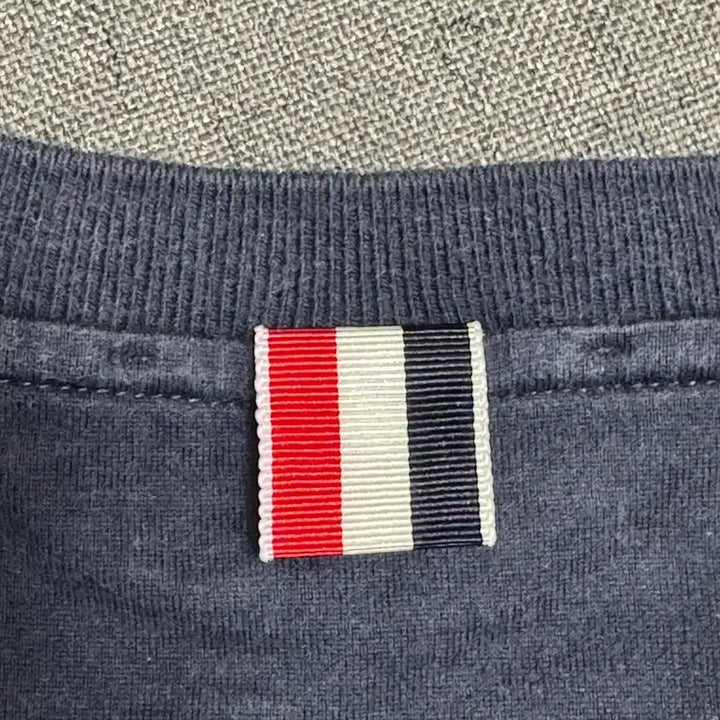 [BUNJANG] Thom Browne Cotton Diagonal Stripe Short Sleeve T-shirt / 톰브라운 코튼 사선 숏슬리브 스트라이브 티셔츠 반팔