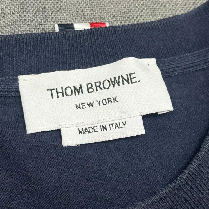 [BUNJANG] Thom Browne Cotton Diagonal Stripe Short Sleeve T-shirt / 톰브라운 코튼 사선 숏슬리브 스트라이브 티셔츠 반팔