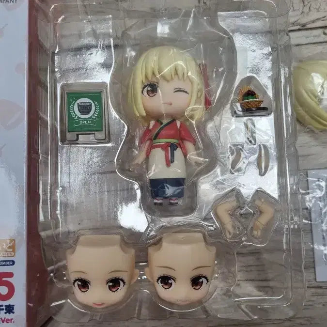 [BUNJANG] Lycoris Recoil Chisato Nendoroid (Unsealed) / 개봉 리코리스 치사토 카페 넨도로이드
