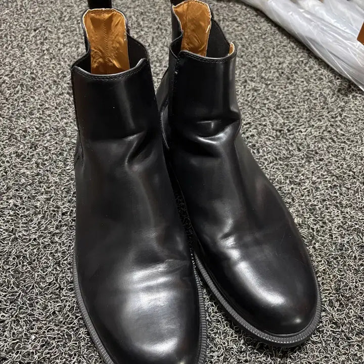 [BUNJANG] Zara Chelsea Boots Size 44 / 자라 첼시부츠 44