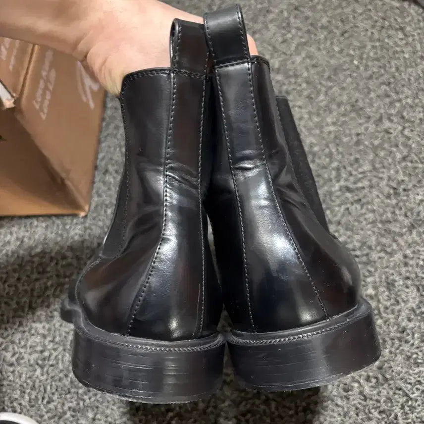[BUNJANG] Zara Chelsea Boots Size 44 / 자라 첼시부츠 44