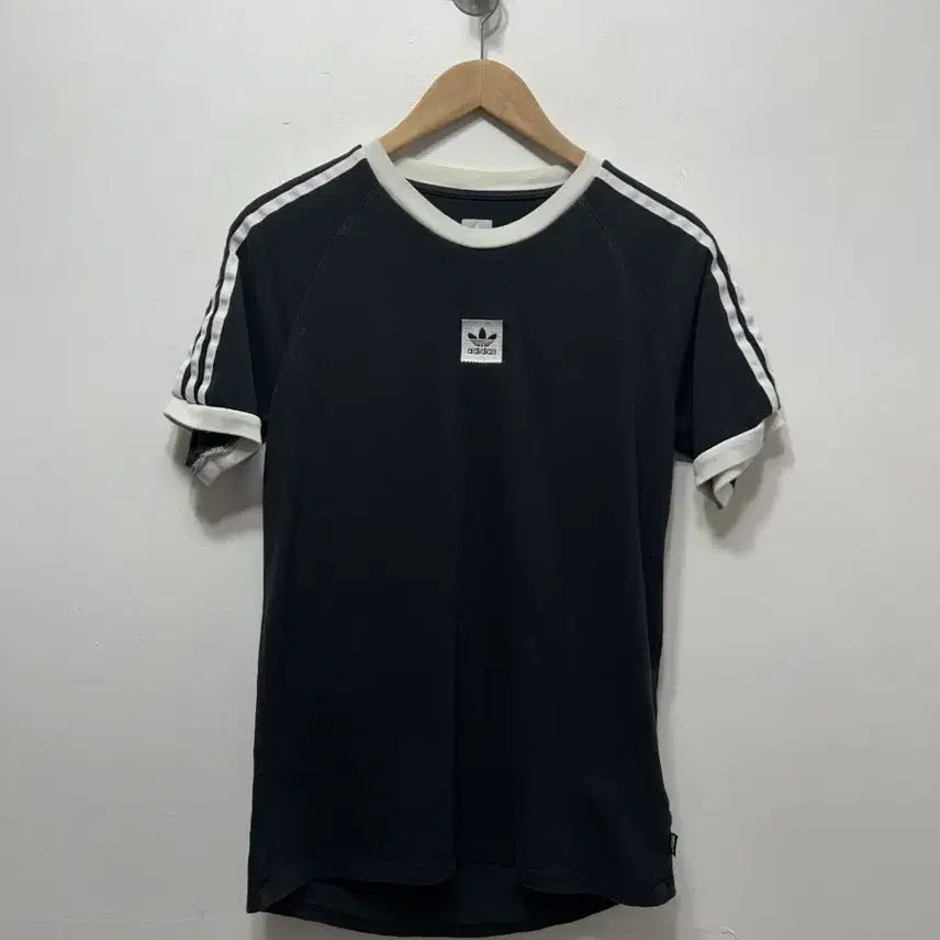 [BUNJANG] Adidas Tri-Stripe Black Short Sleeve T-shirt M / 아디다스 삼선 반팔 티셔츠 블랙 M