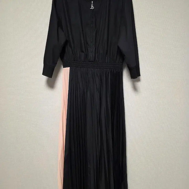 [BUNJANG] DEWL Black Pleated Long Dress / DEWL 블랙 플리츠 롱 원피스