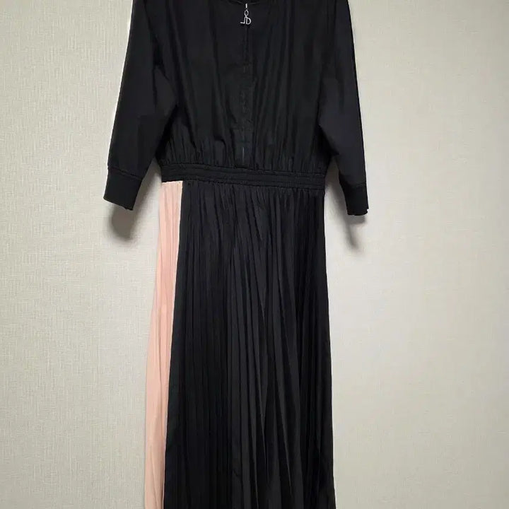 [BUNJANG] DEWL Black Pleated Long Dress / DEWL 블랙 플리츠 롱 원피스
