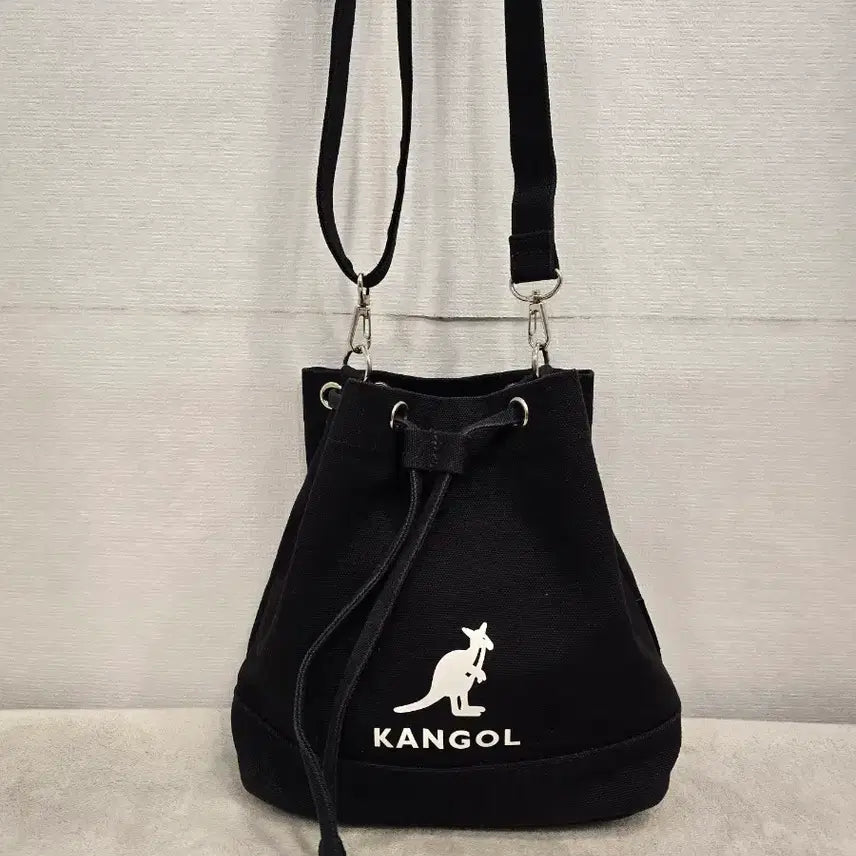 [BUNJANG] Kangol Black Canvas Bucket Bag / 캉골 버킷백 블랙  숄더백 크로스백 가방