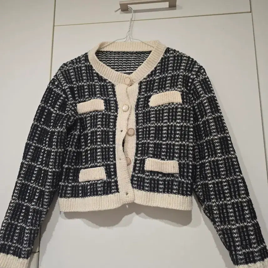 [BUNJANG] Check Crop Knit Cardigan - Black / 체크 크롭 니트 가디건 블랙