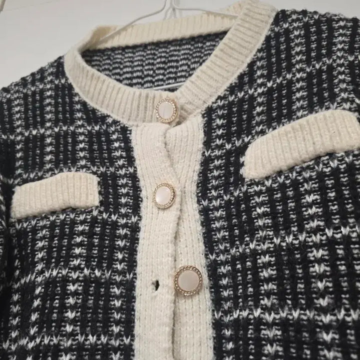 [BUNJANG] Check Crop Knit Cardigan - Black / 체크 크롭 니트 가디건 블랙
