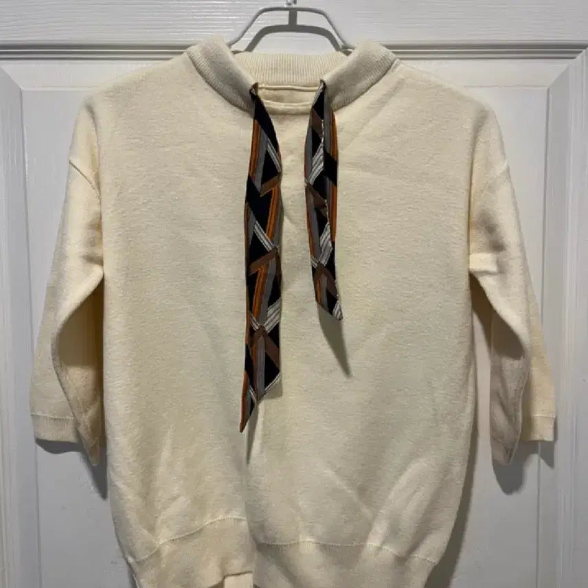 [BUNJANG] Ivory Scarf Knit Top / 아이보리 스카프 니트