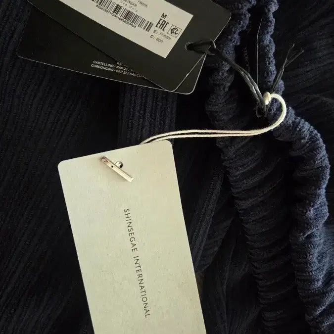 [BUNJANG] Emporio Armani Corduroy Pants / 엠포리오 아르마니 언더웨어의 코듀로이 팬츠 판매합니다. 미착용새제품 택