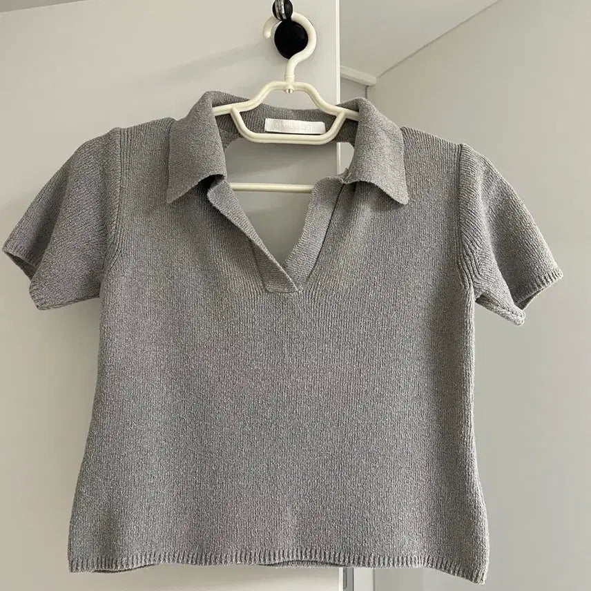 [BUNJANG] Back Slit Crop Short-Sleeve Polo Shirt / 백트임 크롭 반팔 카라티